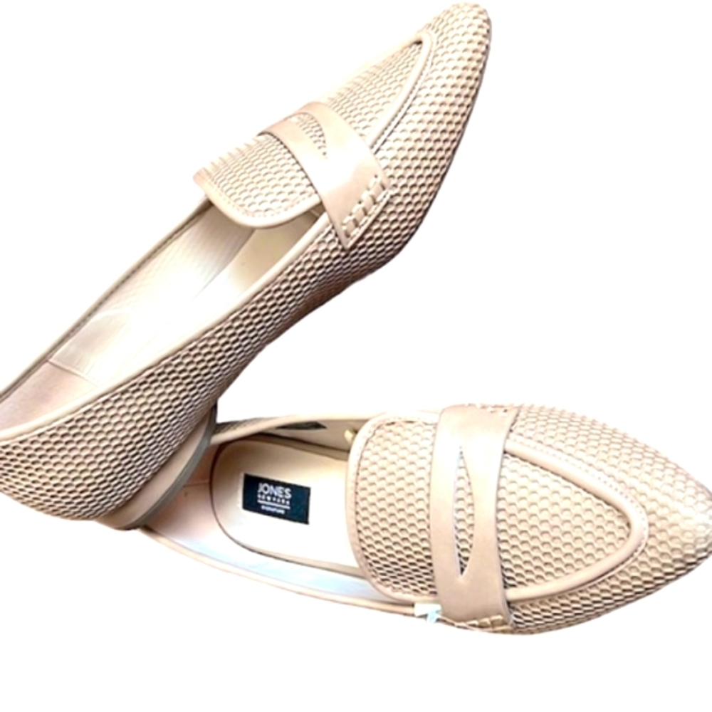 Jones New York Signature Quenall Women’s Nude flats pointy toe loafer sh…